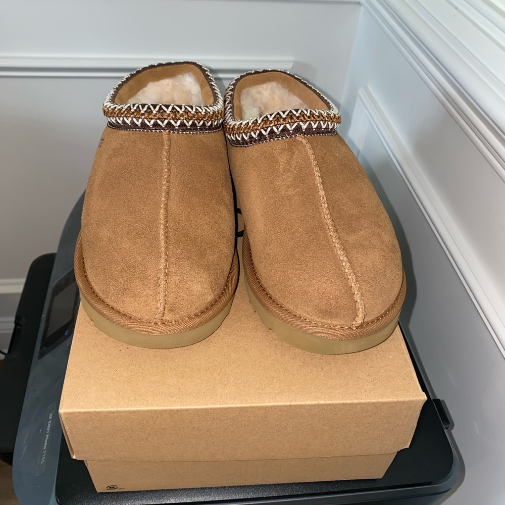 BRAND NEW IN BOX UGG Tasman Slipper. Ships out same or next day! - Picture 11 of 15